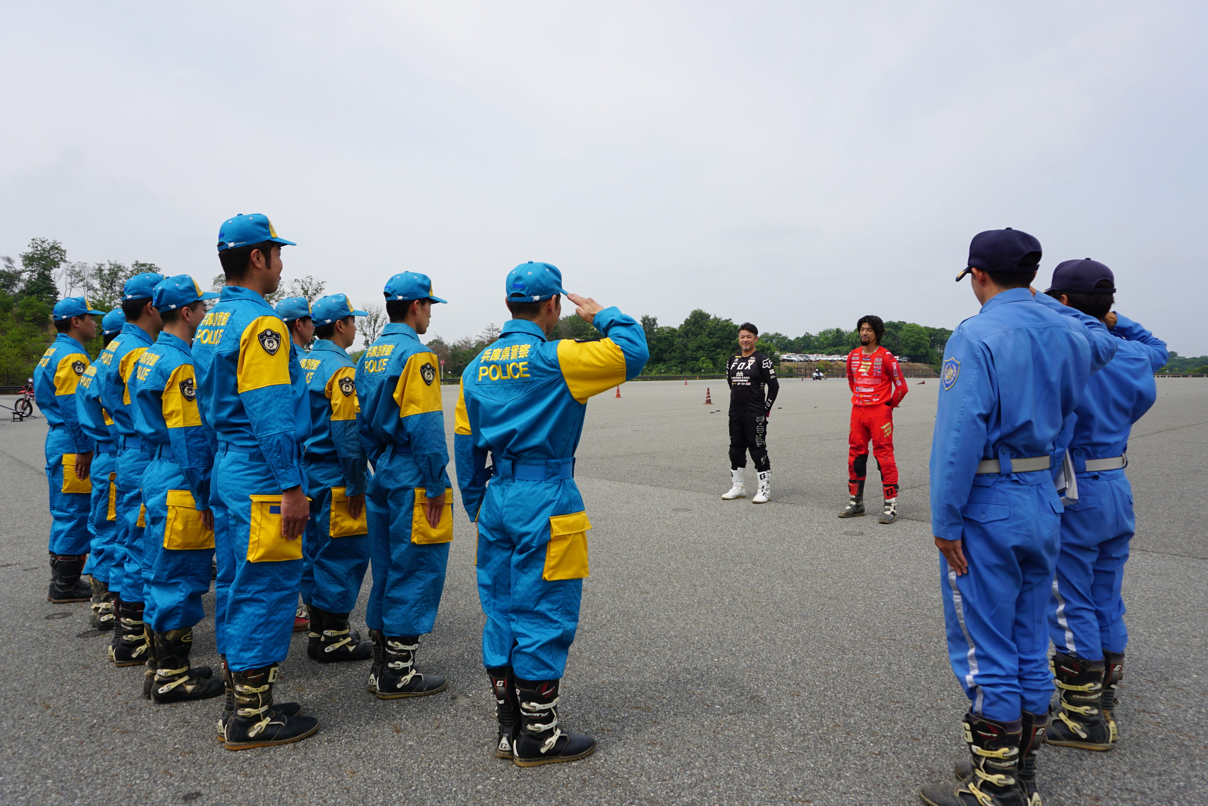 兵庫県警察本部交通機動隊へのオフロードバイク技術指導風景