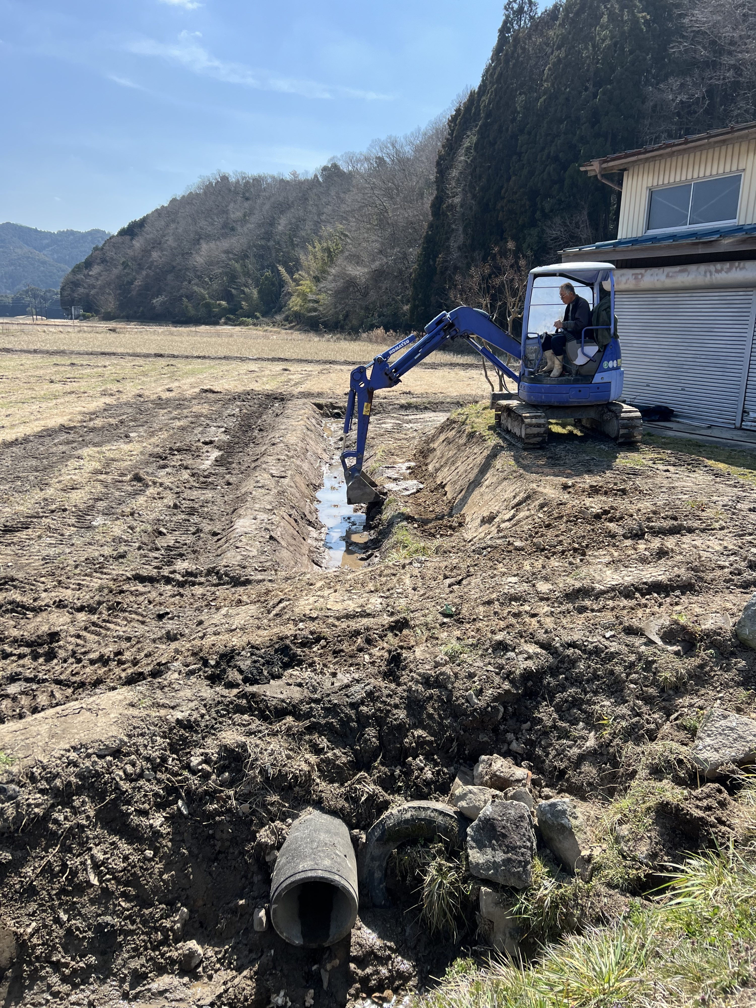 ほぼ完了を迎えた県守圃場の全景