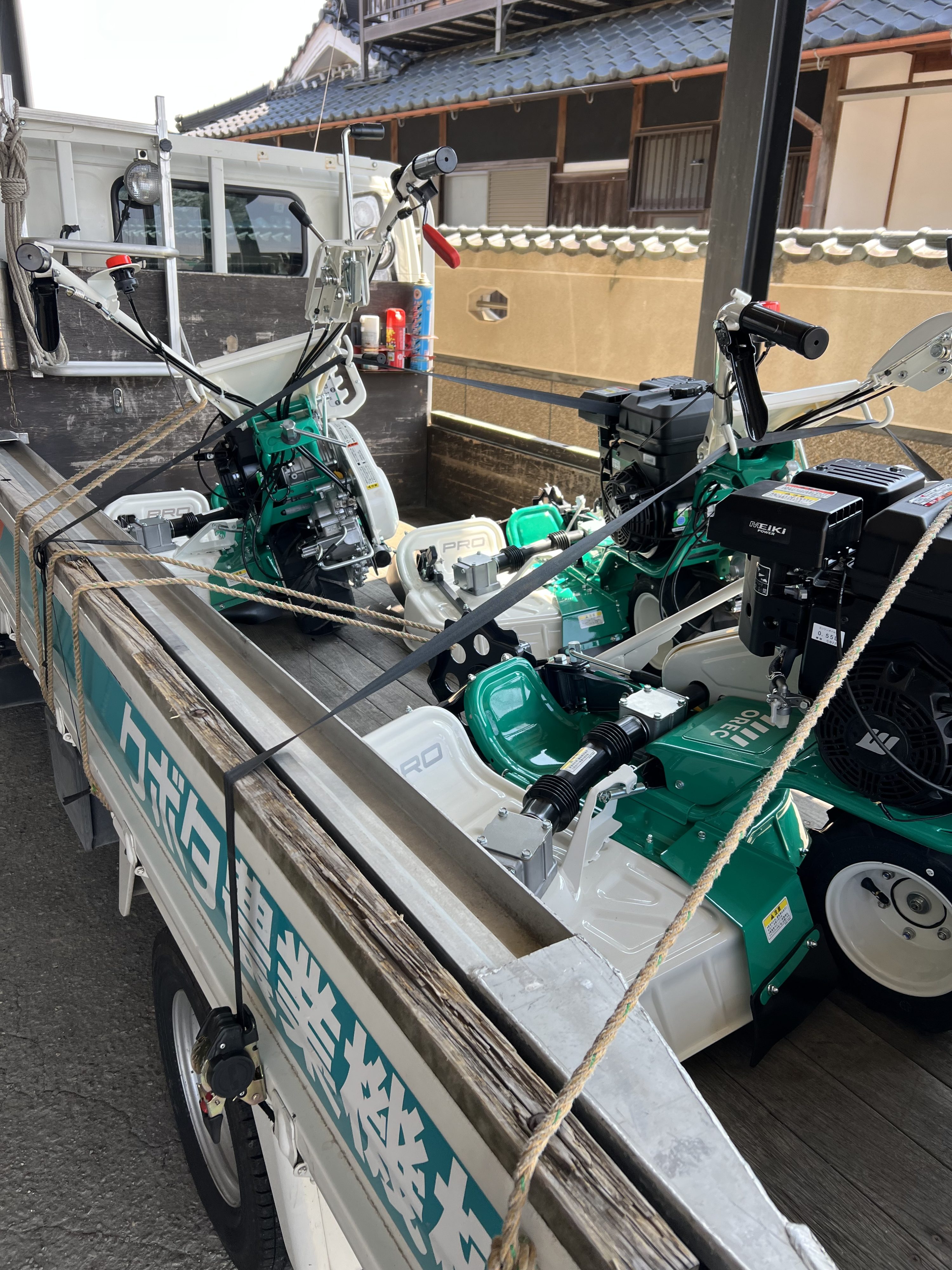 新しく導入したウイングモア（草刈機）